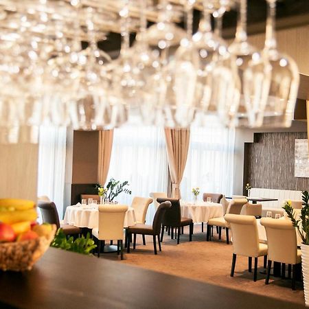 Azul Hotel & Restaurant Партизанске Экстерьер фото