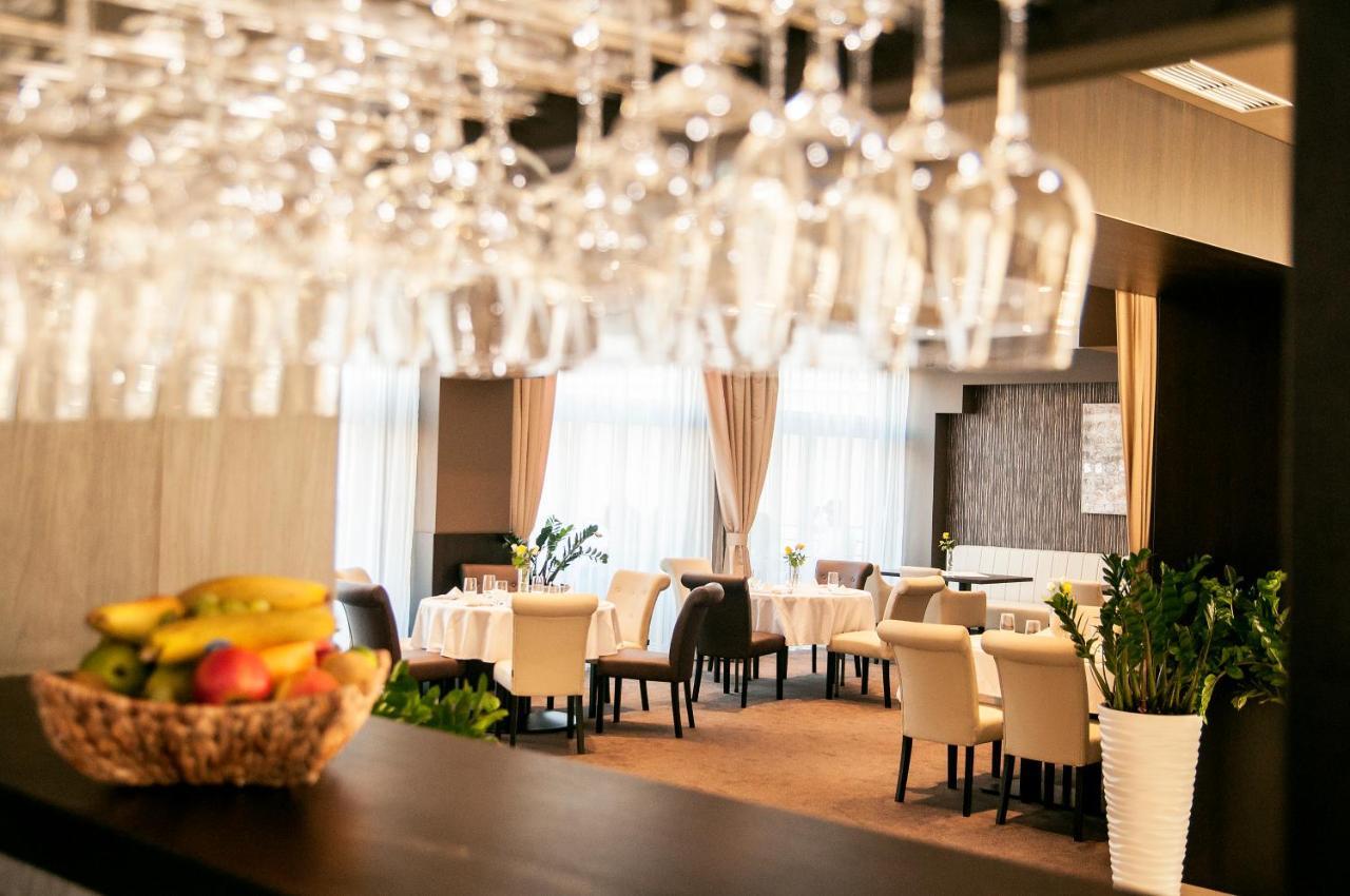 Azul Hotel & Restaurant Партизанске Экстерьер фото